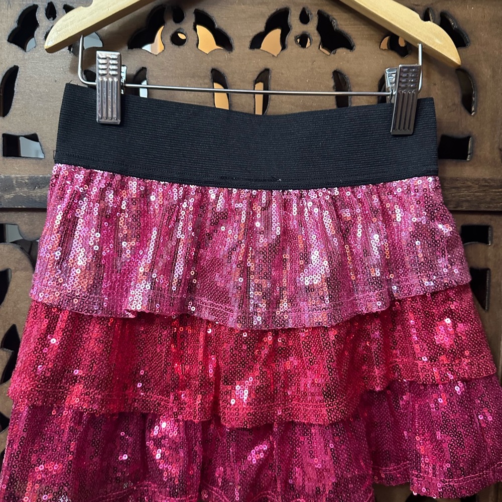 The Children’s Place. Girls multi/Pink sequin skirt. Size 6x/7.